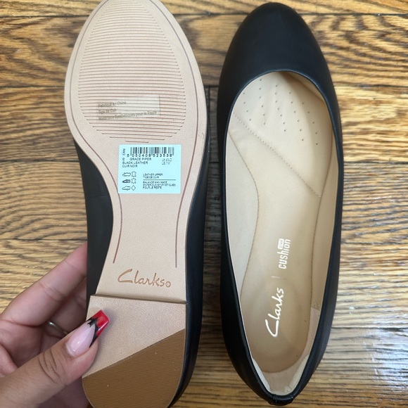 Brand new Clark’s flats - Picture 2 of 2